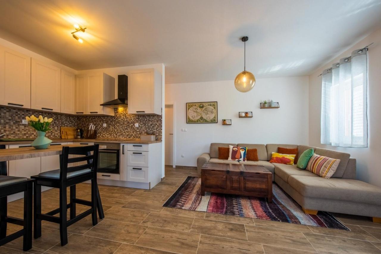 Apartman Paula Kaštela Exterior foto