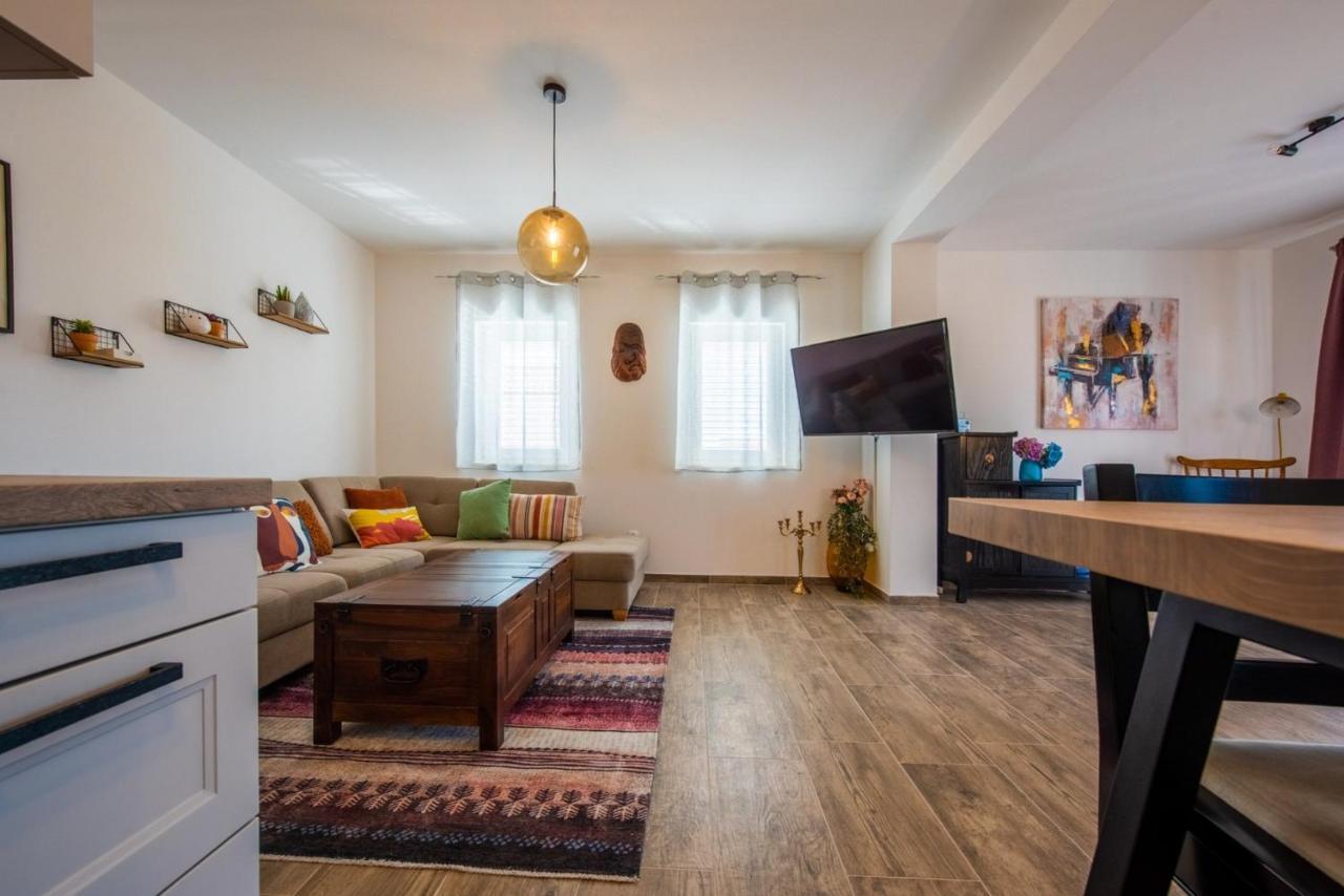 Apartman Paula Kaštela Exterior foto