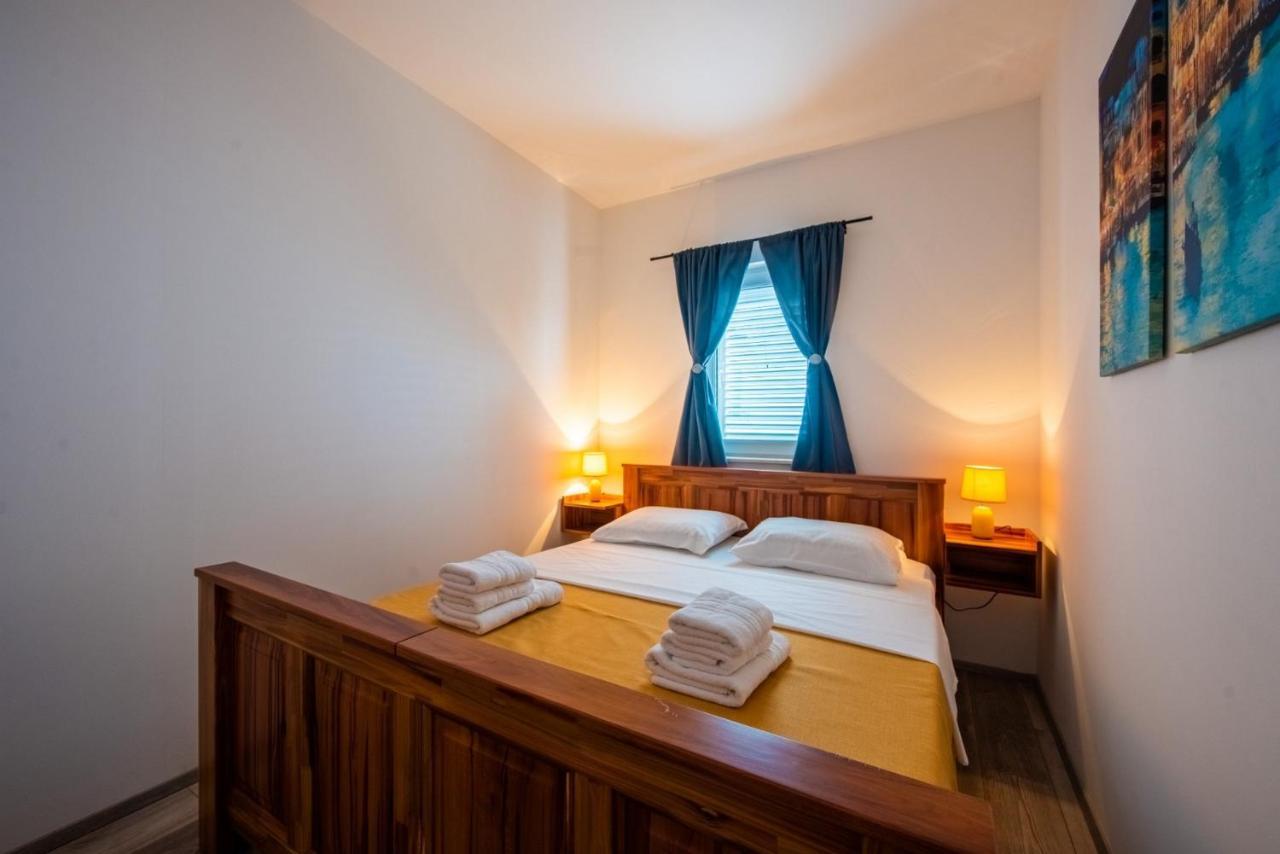 Apartman Paula Kaštela Exterior foto